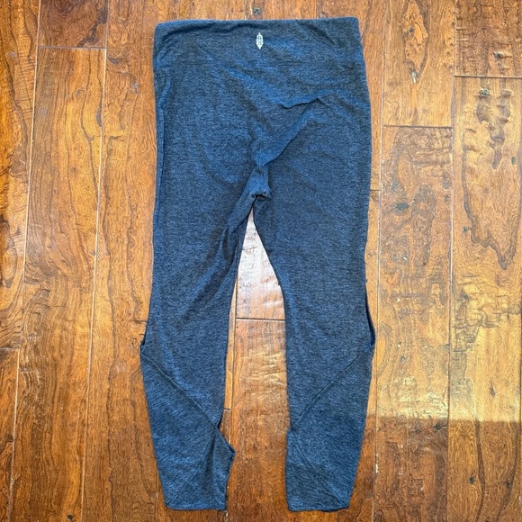 Free People Movement Cutout Halo Leggings in Dark Gray Size L - Picture 3 of 11